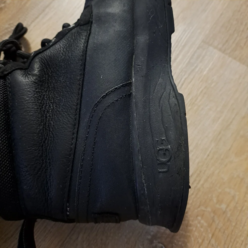 UGG Men's Emmett Duck Winter Cold Weather Snow Black Boots Size 8
